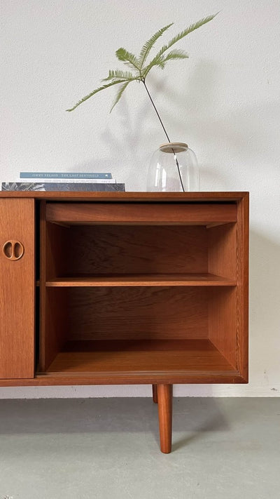 
                  
                    Lang lowboard teak - LOUI.STORE
                  
                
