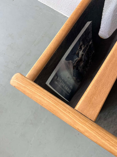 
                  
                    Lectuurbak Aksel Kjersgaard - LOUI.STORE
                  
                