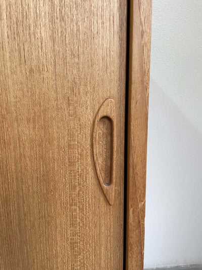 
                  
                    Lowboard 4 schuifdeuren teak - LOUI.STORE
                  
                