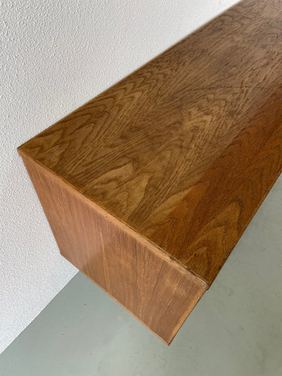 
                  
                    Lowboard eik tambourdeuren - LOUI.STORE
                  
                