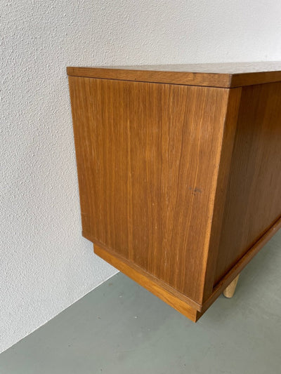 
                  
                    Lowboard eik tambourdeuren - LOUI.STORE
                  
                