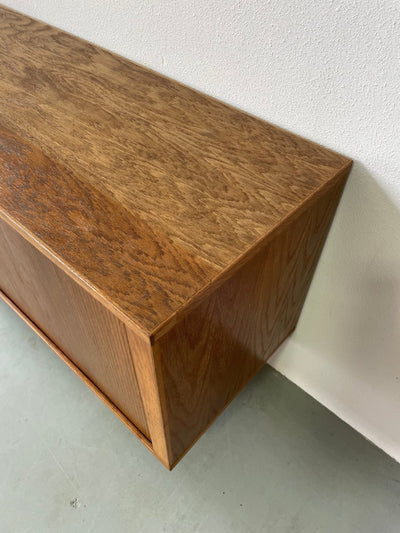 
                  
                    Lowboard eik tambourdeuren - LOUI.STORE
                  
                