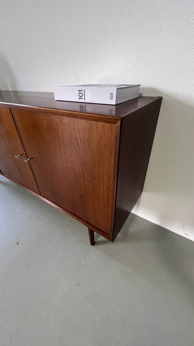 
                  
                    Lowboard palissander Erling Torvits - LOUI.STORE
                  
                