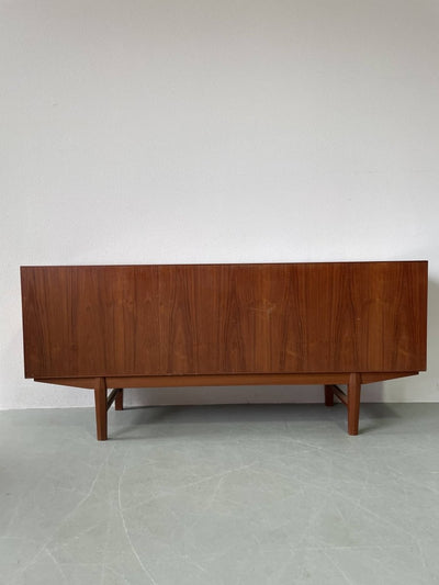 
                  
                    Lowboard teak Clausen & Son - LOUI.STORE
                  
                
