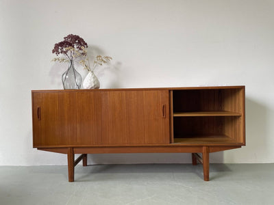 
                  
                    Lowboard teak Clausen & Son - LOUI.STORE
                  
                