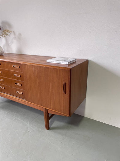 
                  
                    Lowboard teak Clausen & Son - LOUI.STORE
                  
                