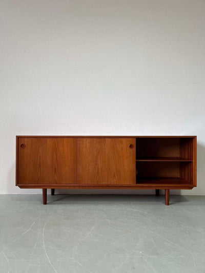 
                  
                    Lowboard teak ronde knop - LOUI.STORE
                  
                