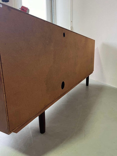 
                  
                    Lowboard teak ronde knop - LOUI.STORE
                  
                