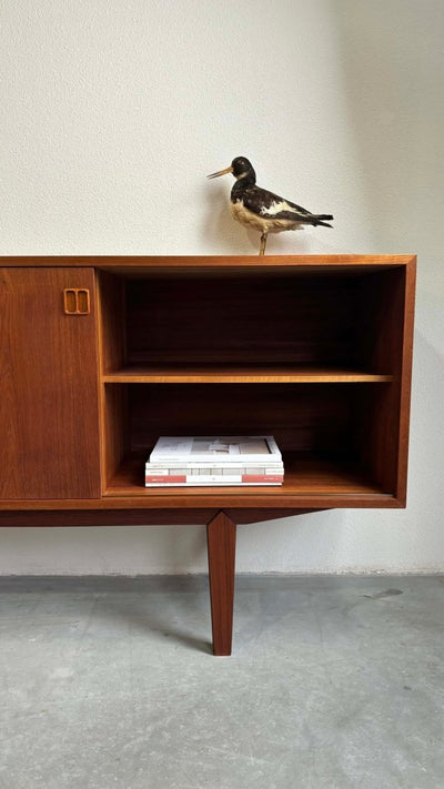 
                  
                    Lowboard teak vierkant handvat - LOUI.STORE
                  
                