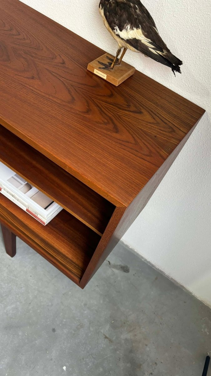
                  
                    Lowboard teak vierkant handvat - LOUI.STORE
                  
                