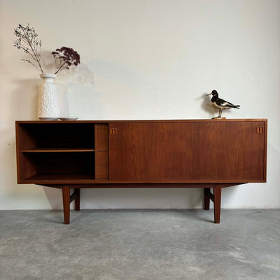 
                  
                    Lowboard teak vierkant handvat - LOUI.STORE
                  
                