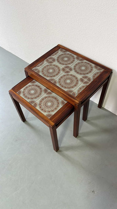 
                  
                    Nesting keramiek tafeltjes - LOUI.STORE
                  
                