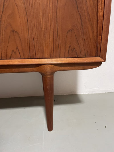 
                  
                    Oman Jun highboard - LOUI.STORE
                  
                