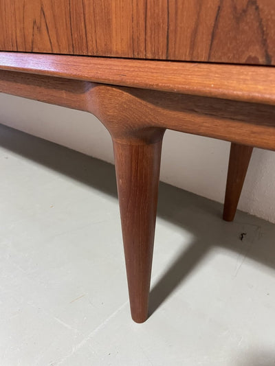 
                  
                    Oman Jun highboard - LOUI.STORE
                  
                