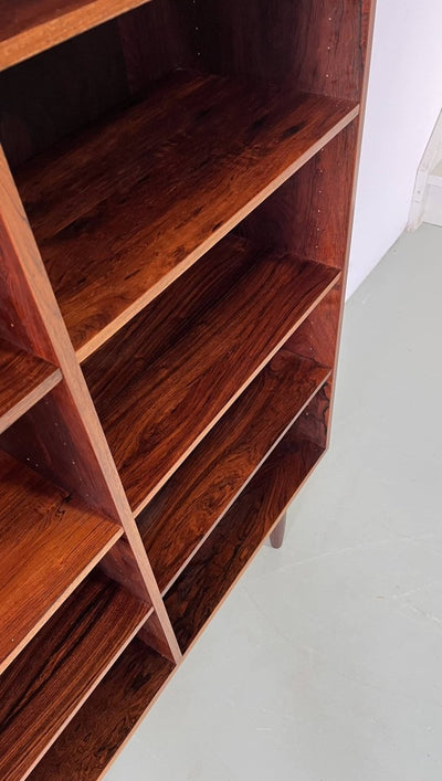 
                  
                    Palissander boekenkast - LOUI.STORE
                  
                