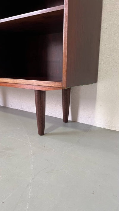 
                  
                    Palissander boekenkast - LOUI.STORE
                  
                