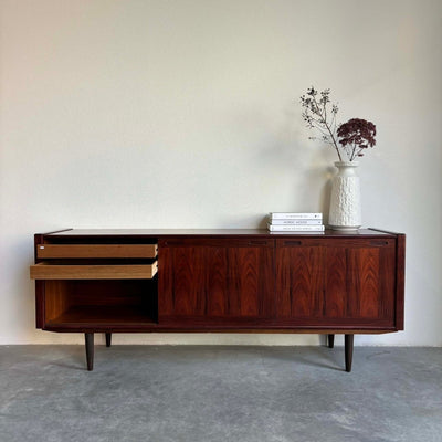 
                  
                    Robuust lowboard palissander - LOUI.STORE
                  
                