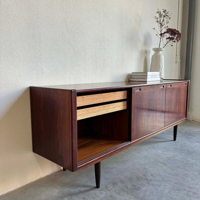 
                  
                    Robuust lowboard palissander - LOUI.STORE
                  
                