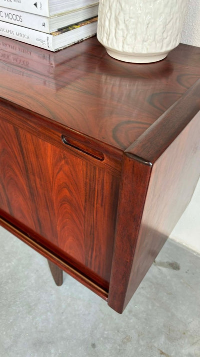 
                  
                    Robuust lowboard palissander - LOUI.STORE
                  
                