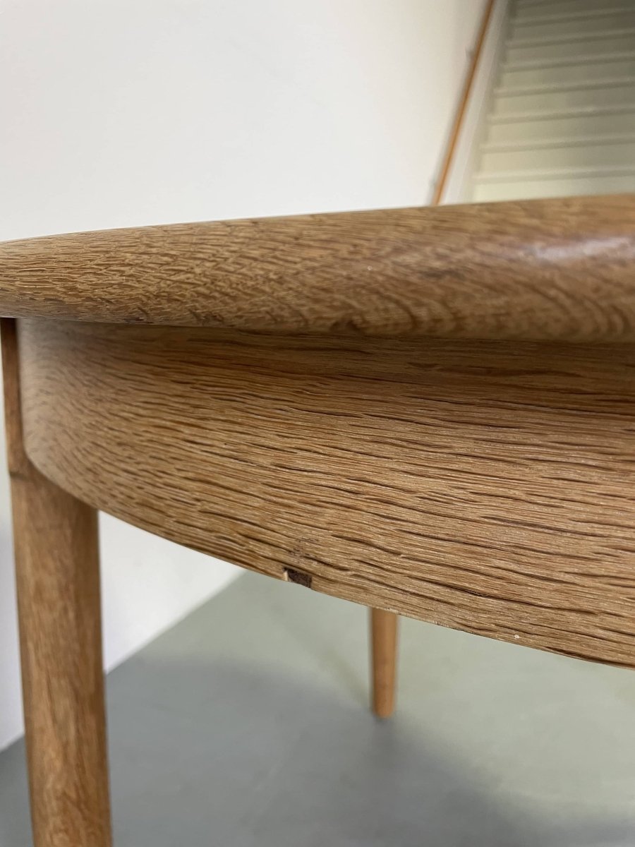 
                  
                    Ronde eettafel eik uitschuifbaar - LOUI.STORE
                  
                