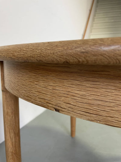 
                  
                    Ronde eettafel eik uitschuifbaar - LOUI.STORE
                  
                