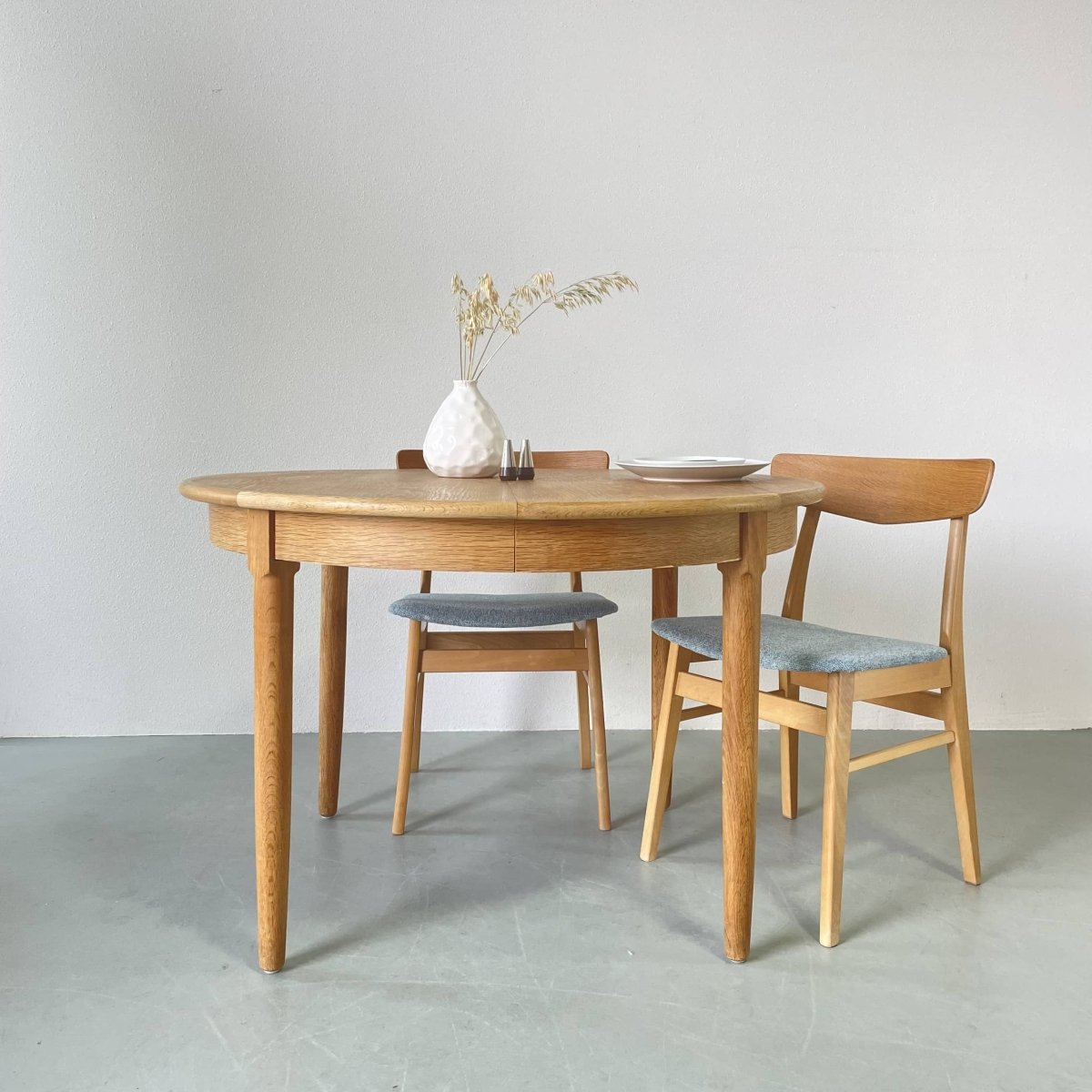 
                  
                    Ronde eettafel eik uitschuifbaar - LOUI.STORE
                  
                