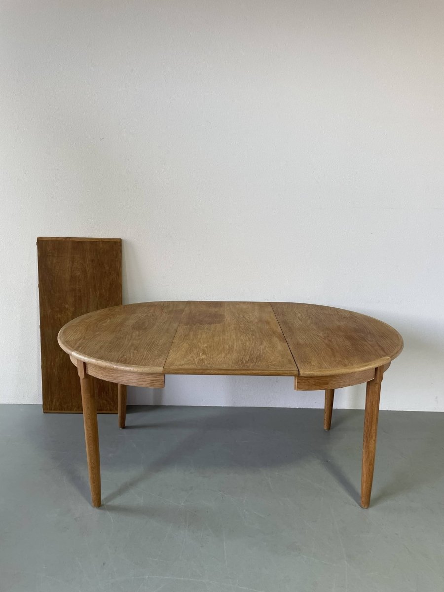 
                  
                    Ronde eettafel eik uitschuifbaar - LOUI.STORE
                  
                