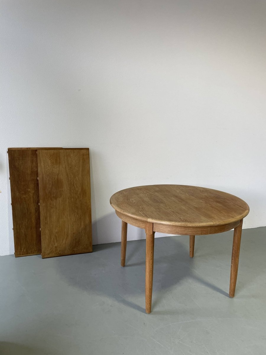 
                  
                    Ronde eettafel eik uitschuifbaar - LOUI.STORE
                  
                