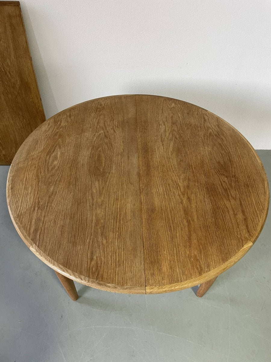 
                  
                    Ronde eettafel eik uitschuifbaar - LOUI.STORE
                  
                