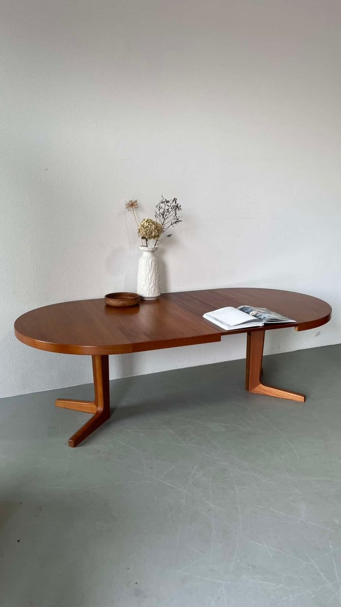 
                  
                    Ronde teak tafel (uitschuifbaar) - LOUI.STORE
                  
                
