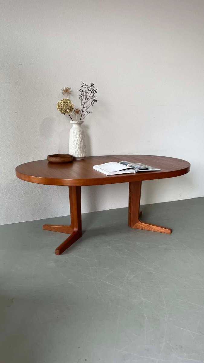 
                  
                    Ronde teak tafel (uitschuifbaar) - LOUI.STORE
                  
                