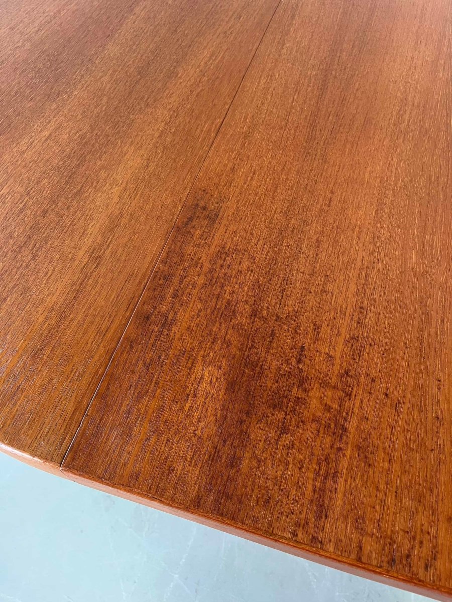 
                  
                    Ronde teak tafel (uitschuifbaar) - LOUI.STORE
                  
                