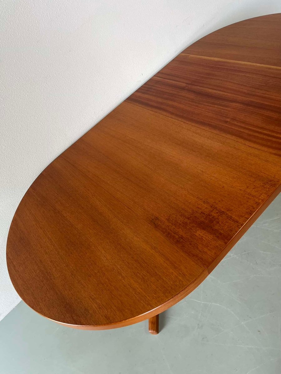 
                  
                    Ronde teak tafel (uitschuifbaar) - LOUI.STORE
                  
                