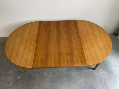 
                  
                    Ronde uitschuifbare eettafel Farstrup - LOUI.STORE
                  
                