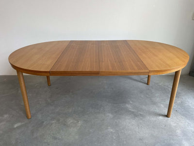 
                  
                    Ronde uitschuifbare eettafel Farstrup - LOUI.STORE
                  
                