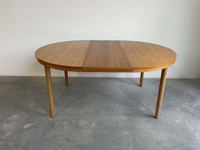 
                  
                    Ronde uitschuifbare eettafel Farstrup - LOUI.STORE
                  
                