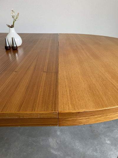 
                  
                    Ronde uitschuifbare eettafel Farstrup - LOUI.STORE
                  
                