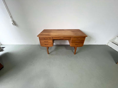 
                  
                    Ruim eiken bureau 2-zijdig - LOUI.STORE
                  
                