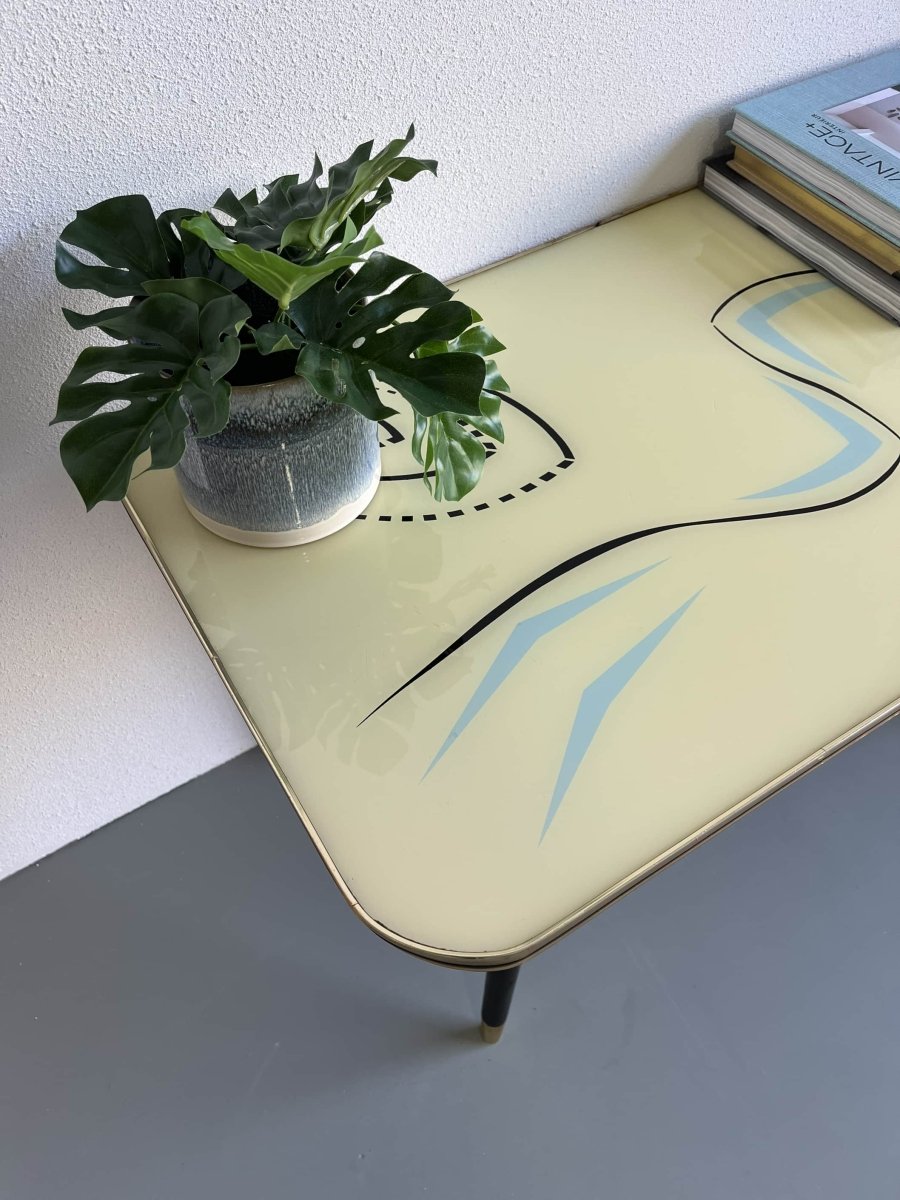 
                  
                    Salontafel met tekening - LOUI.STORE
                  
                