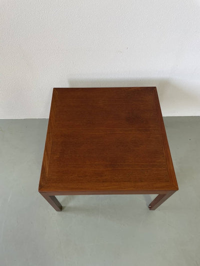 
                  
                    Salontafel vierkant in teak - LOUI.STORE
                  
                