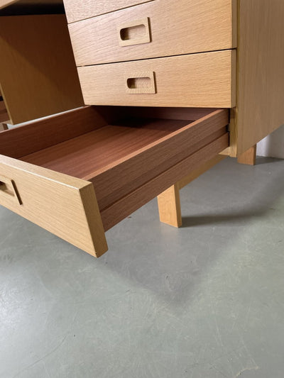
                  
                    Scandinavisch eiken bureau - LOUI.STORE
                  
                