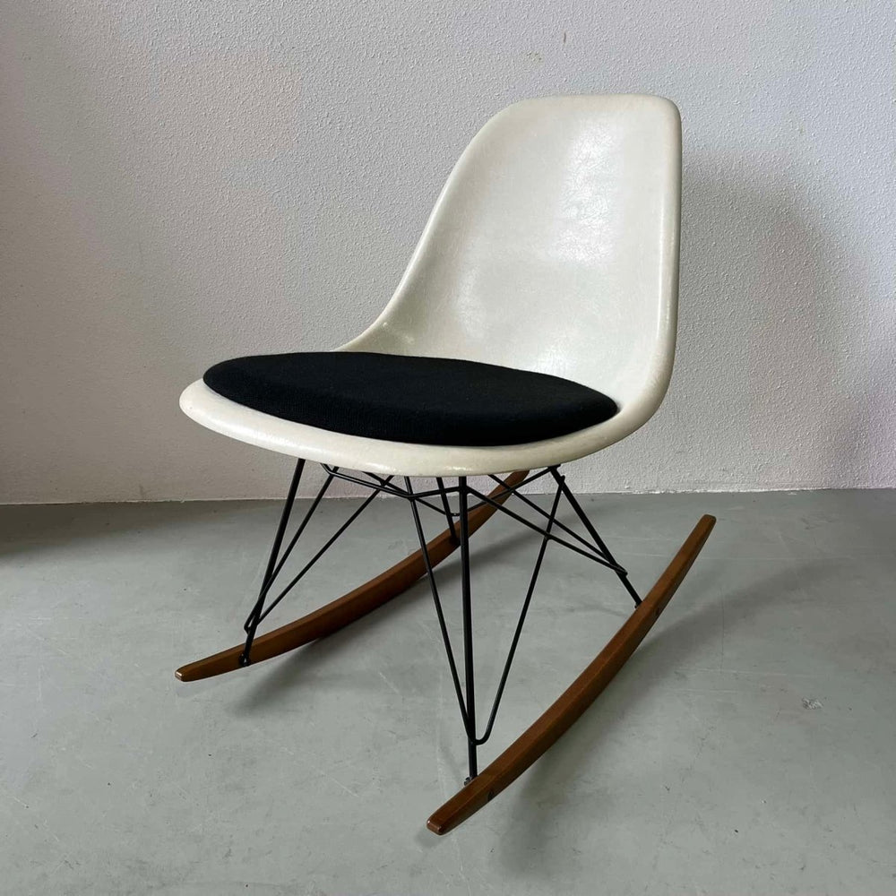 Schommelstoel Charles & Ray Eames - LOUI.STORE