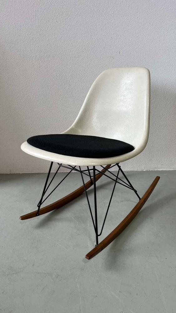 Schommelstoel Charles & Ray Eames - LOUI.STORE