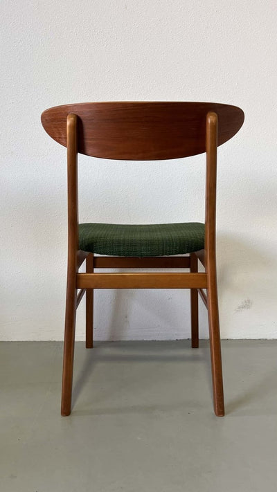 
                  
                    Set Farstrup stoelen *4 - LOUI.STORE
                  
                