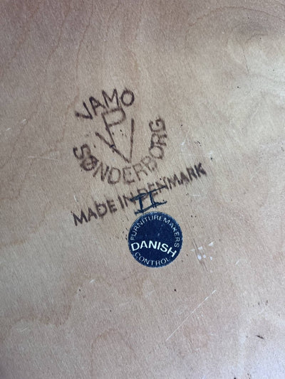 
                  
                    Set Vamo Sønderborg stoelen - LOUI.STORE
                  
                