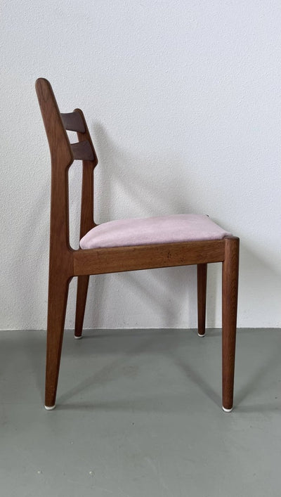 
                  
                    Set Vamo Sønderborg stoelen - LOUI.STORE
                  
                