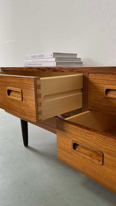 
                  
                    Sideboard Hundevad palissander - LOUI.STORE
                  
                