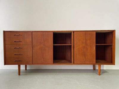 
                  
                    Sideboard lades en deurtjes - LOUI.STORE
                  
                