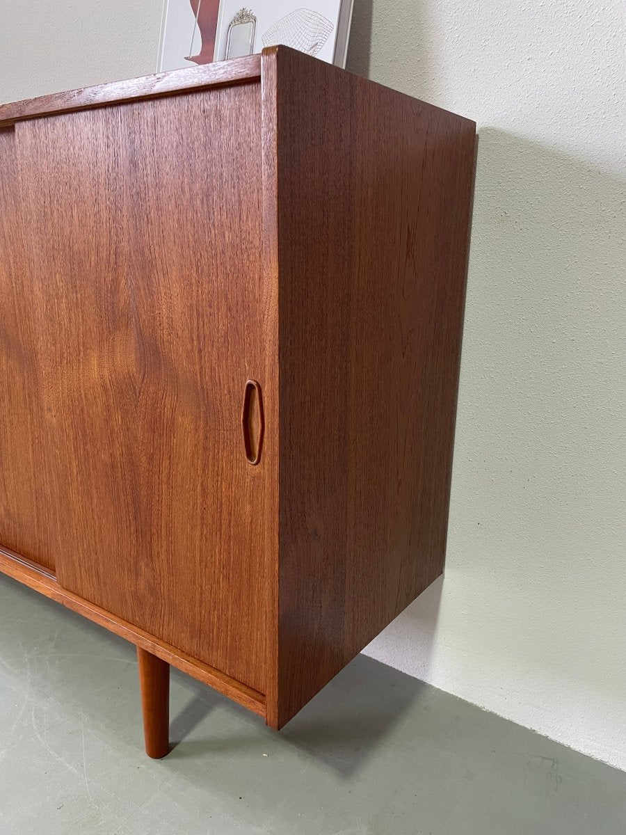 
                  
                    Sideboard lades en deurtjes - LOUI.STORE
                  
                