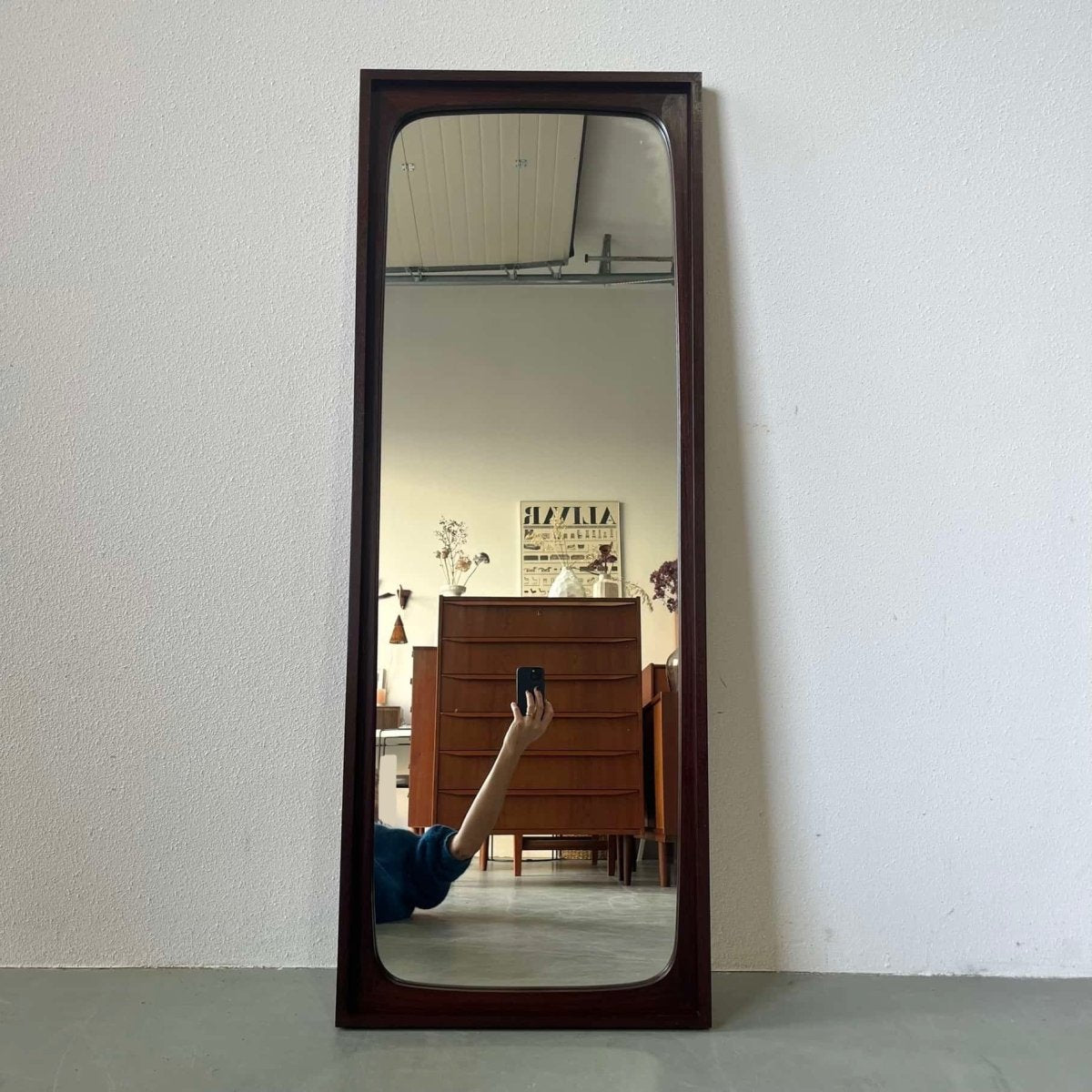 
                  
                    Spiegel donker teak Aarhus Glass - LOUI.STORE
                  
                